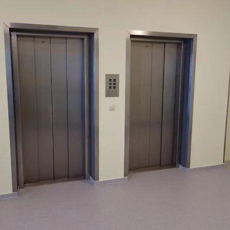 With 1 Bedroom מיירסבורג